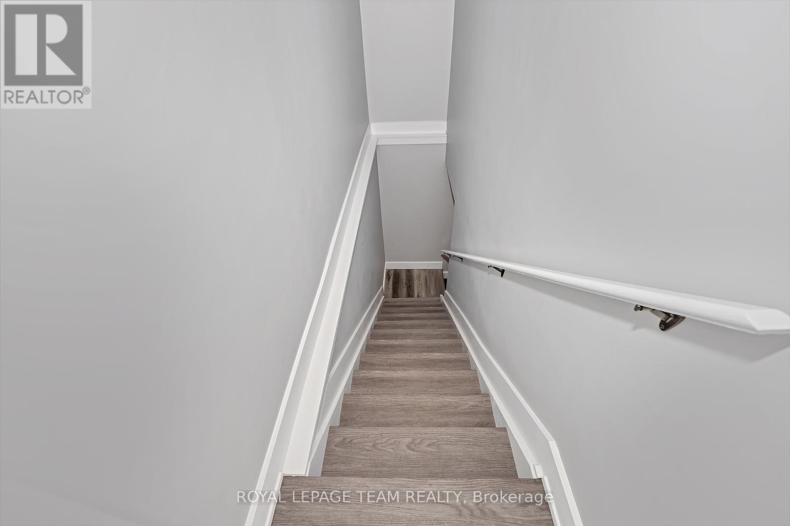 Photo 27 of 12 Largo Crescent, Ottawa ON