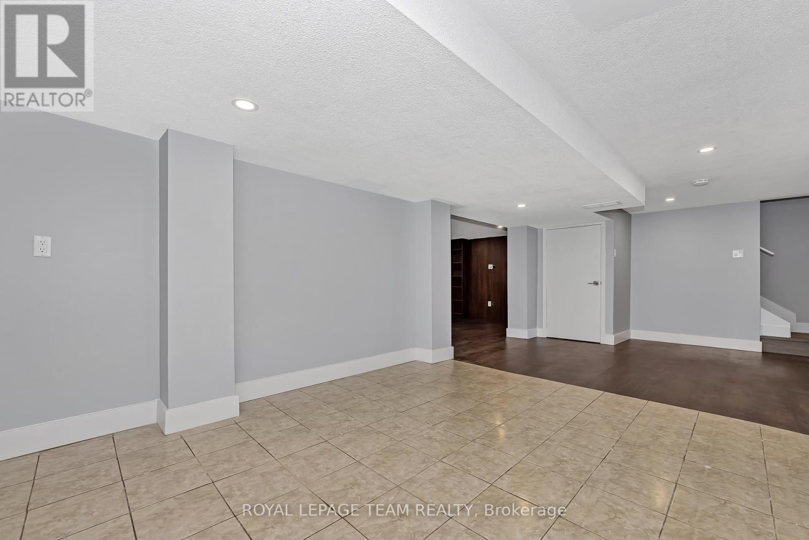 Photo 29 of 12 Largo Crescent, Ottawa ON