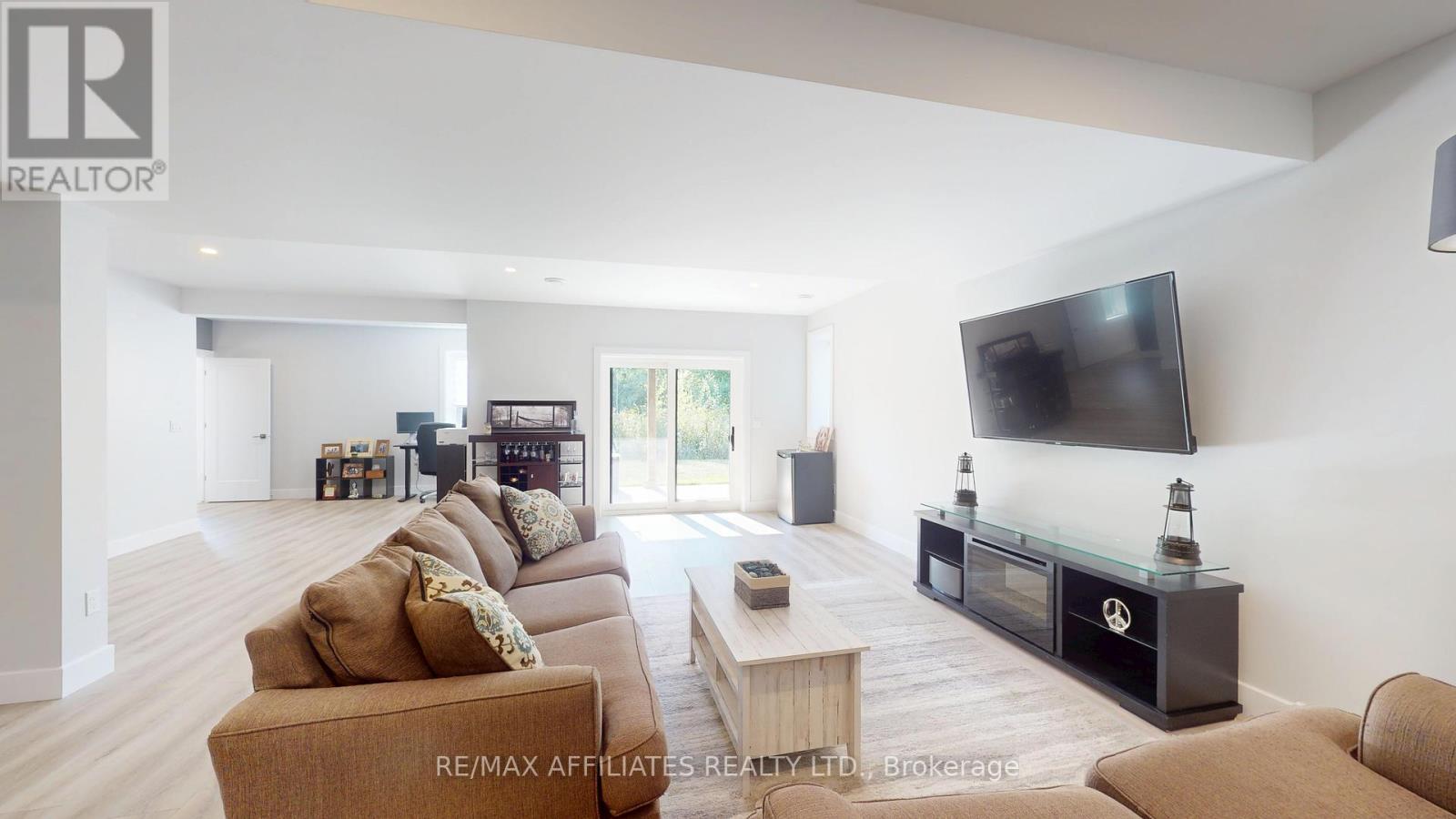 Photo 2 of 1066 Shearer Drive, Brockville ON