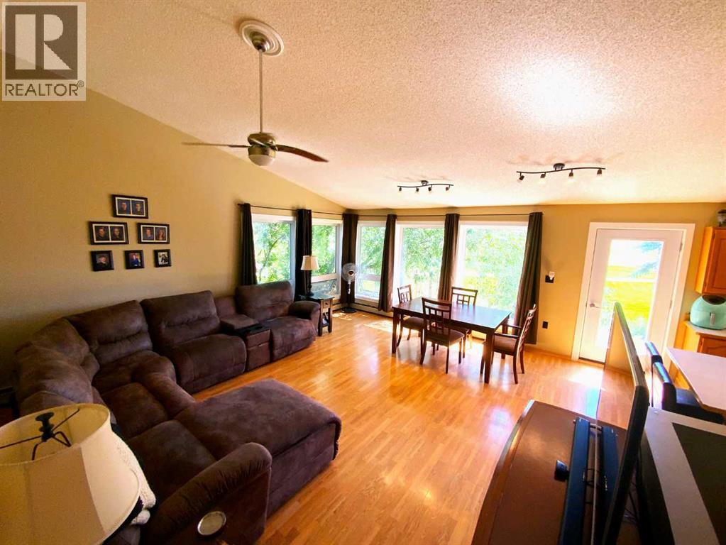 Photo 10 of 231052 330 Township, Rural Kneehill County AB