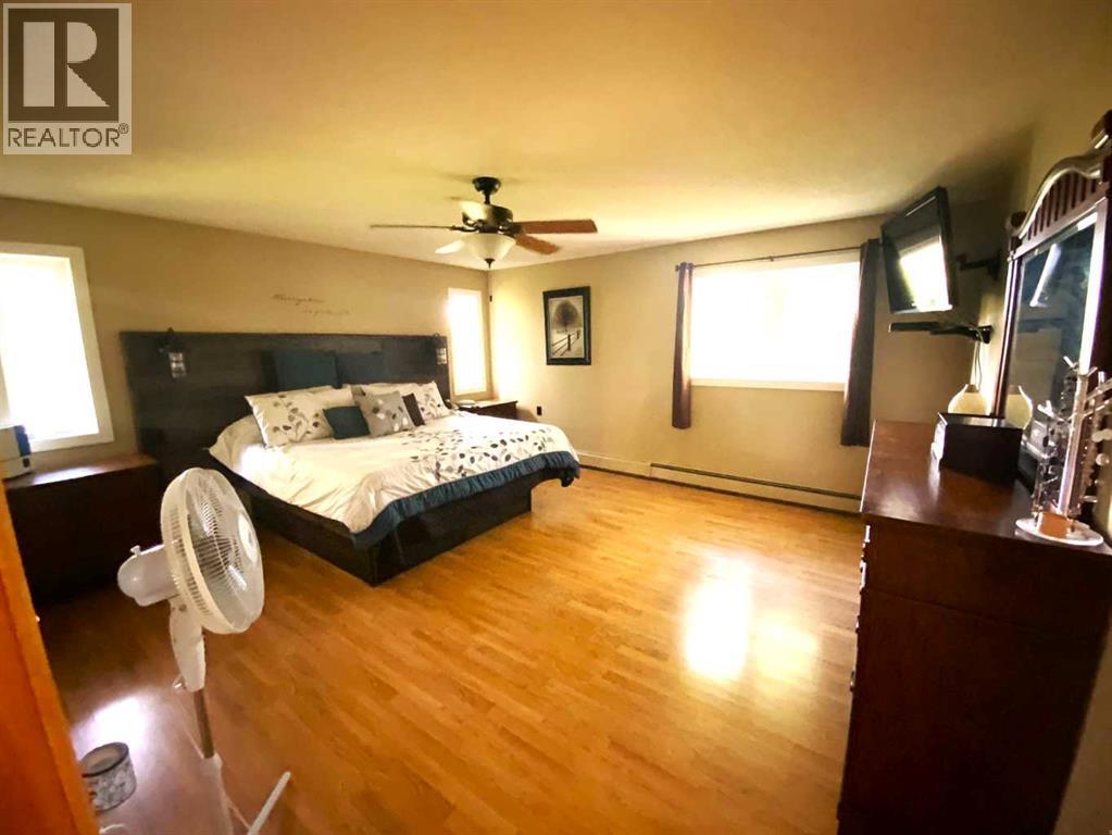Photo 44 of 231052 330 Township, Rural Kneehill County AB