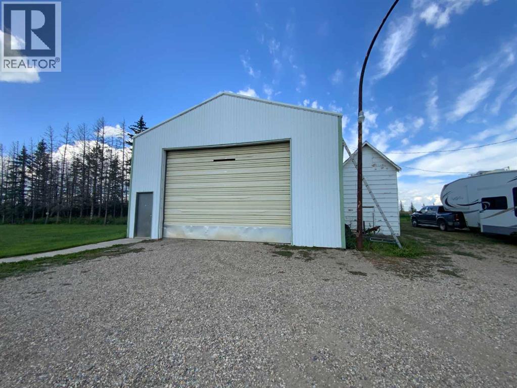 Photo 32 of 231052 330 Township, Rural Kneehill County AB