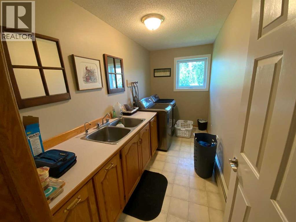 Photo 11 of 231052 330 Township, Rural Kneehill County AB
