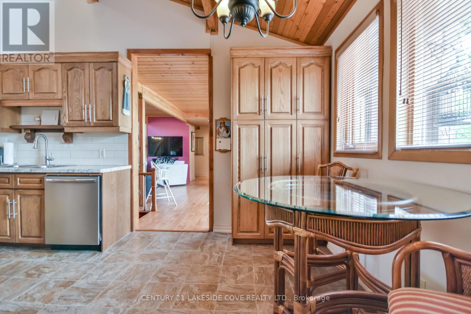 135 BAYSHORE DRIVE - 21