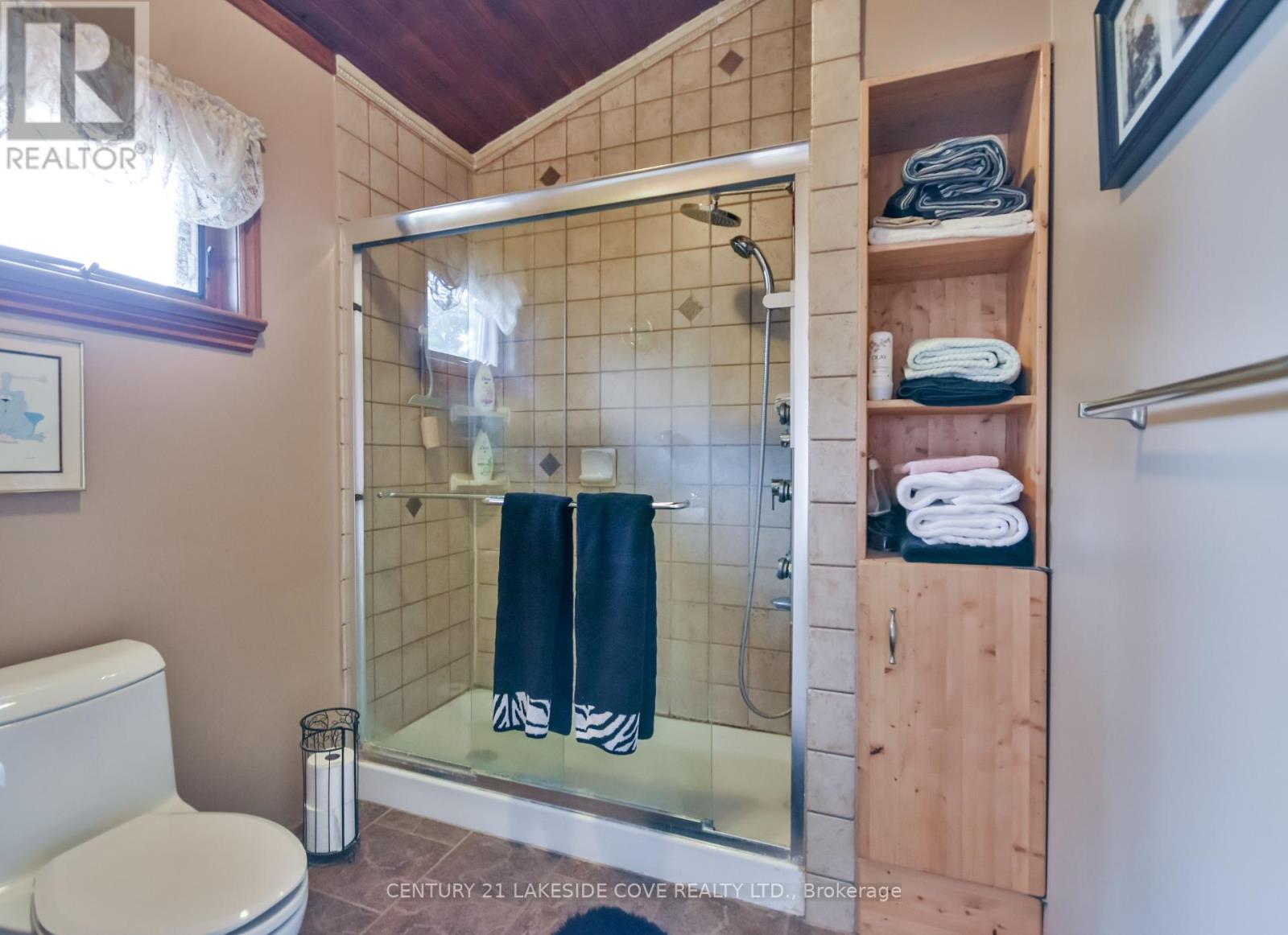 135 BAYSHORE DRIVE - 33