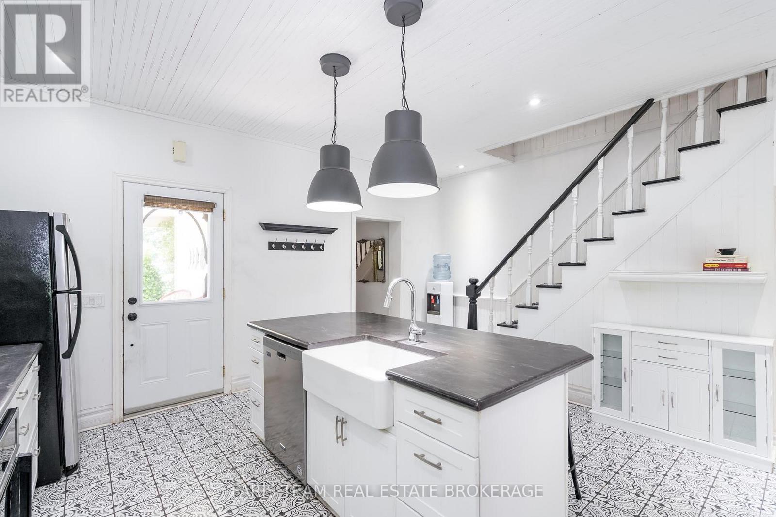 Photo 16 of 369 Manly Street, Midland ON