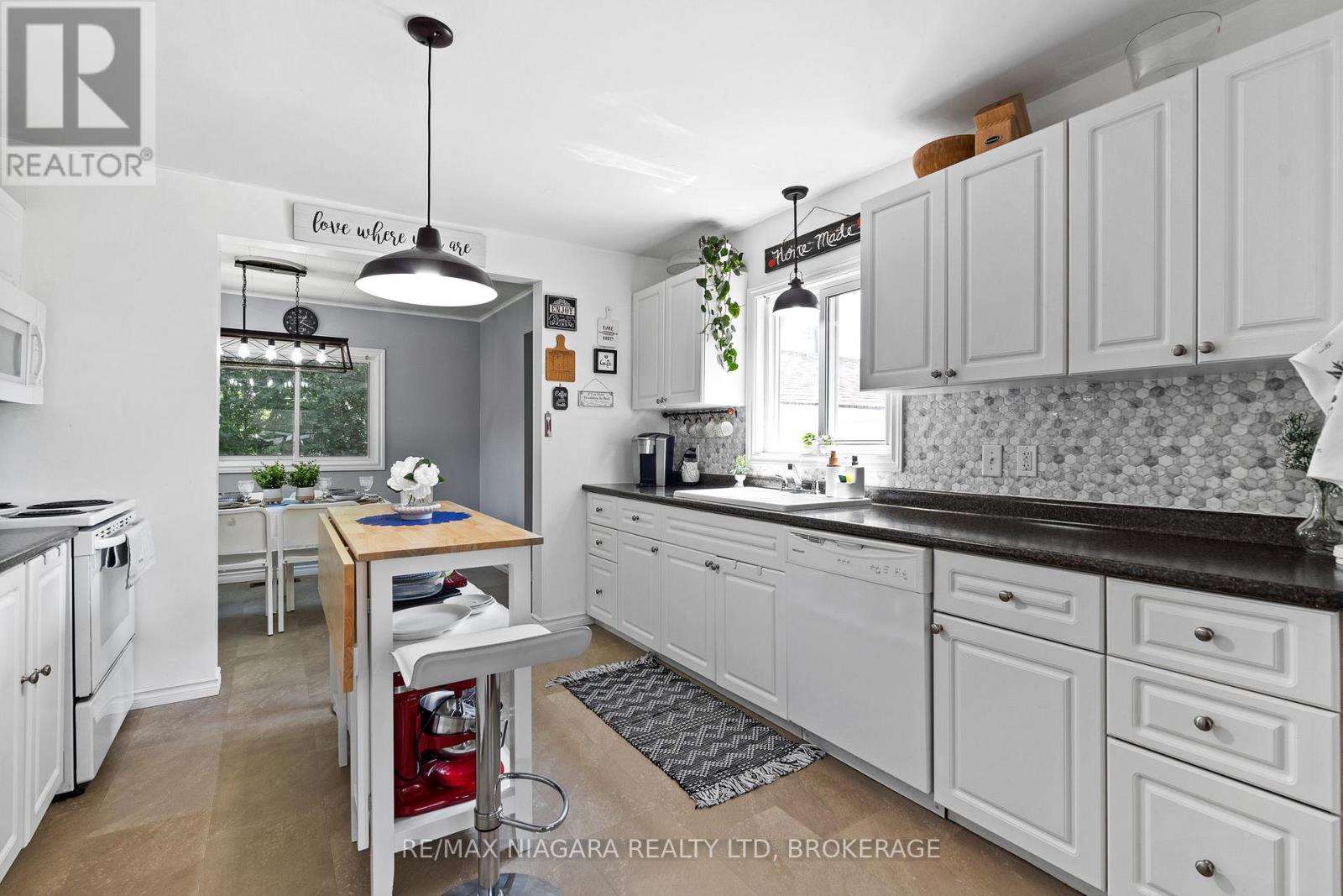 Photo 16 of 696 Fairview Road, Fort Erie ON