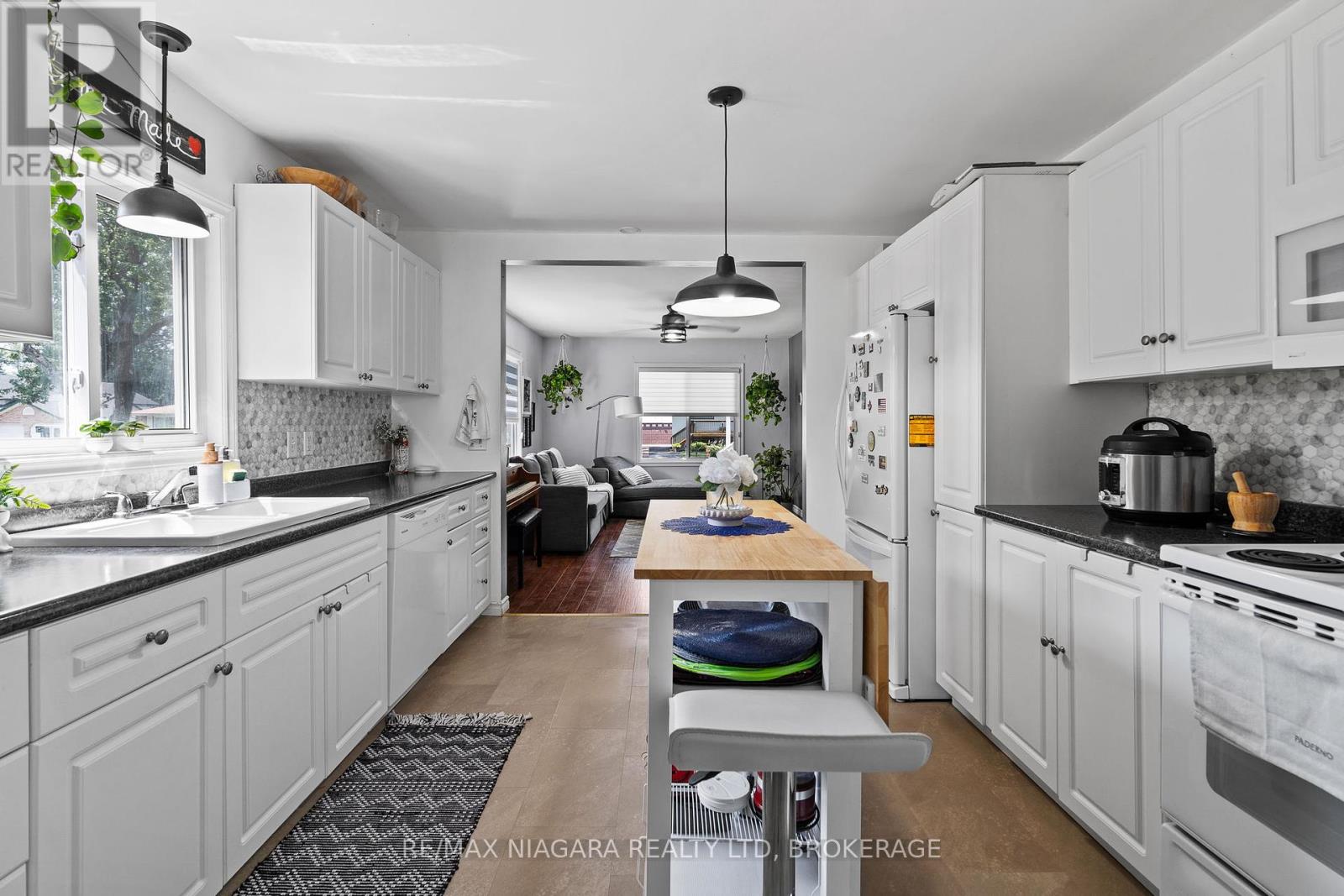 Photo 17 of 696 Fairview Road, Fort Erie ON