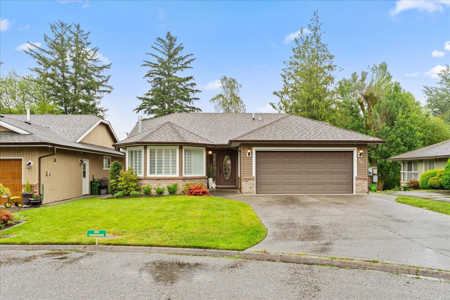 Photo 3 of 30 7001 Eden Drive Sardis West Vedder, Chilliwack BC
