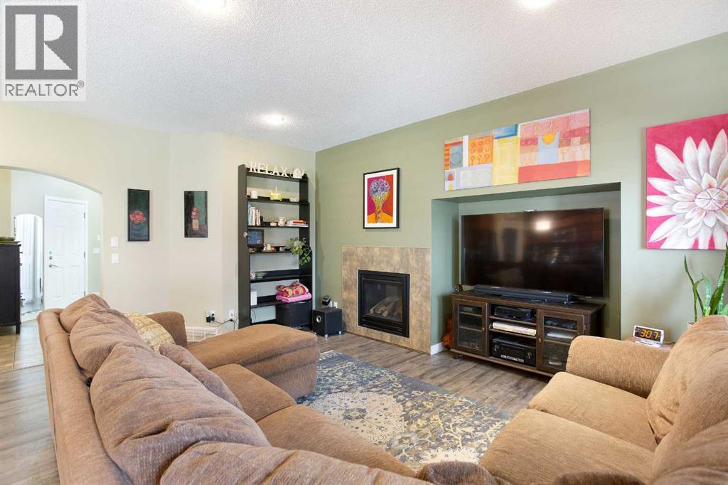 Photo 9 of 246 Pantego Terrace Nw, Calgary AB