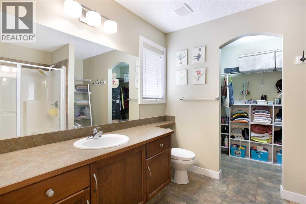 Photo 14 of 246 Pantego Terrace Nw, Calgary AB