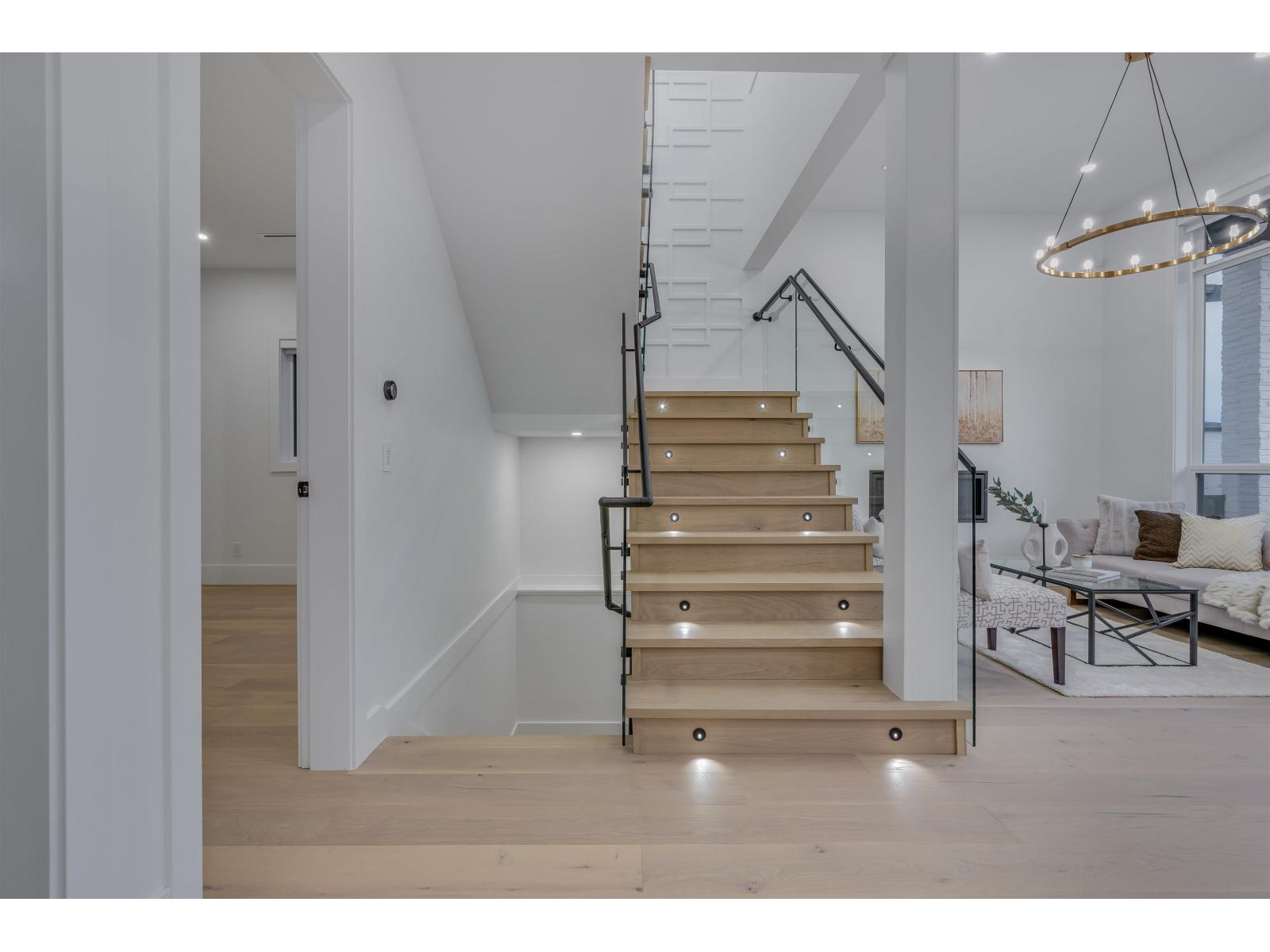 Photo 7 of 16647 18 Avenue, Surrey BC