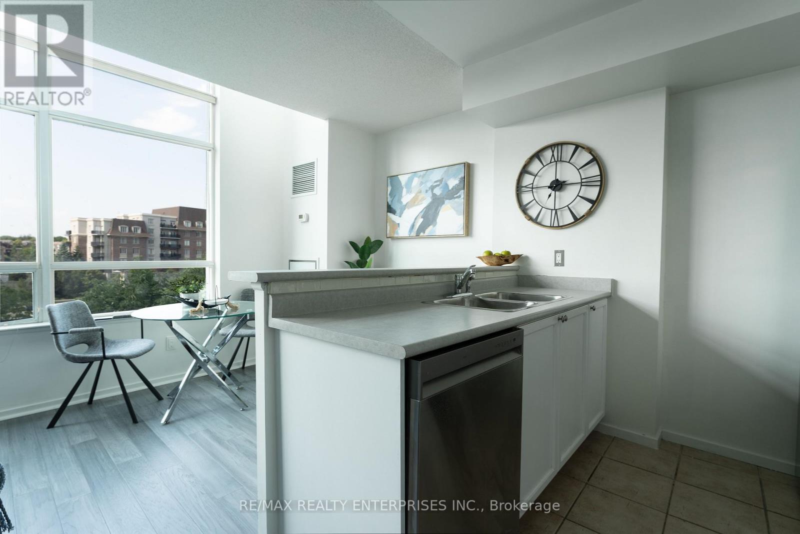 Photo 32 of 333 200 Manitoba Street, Toronto ON