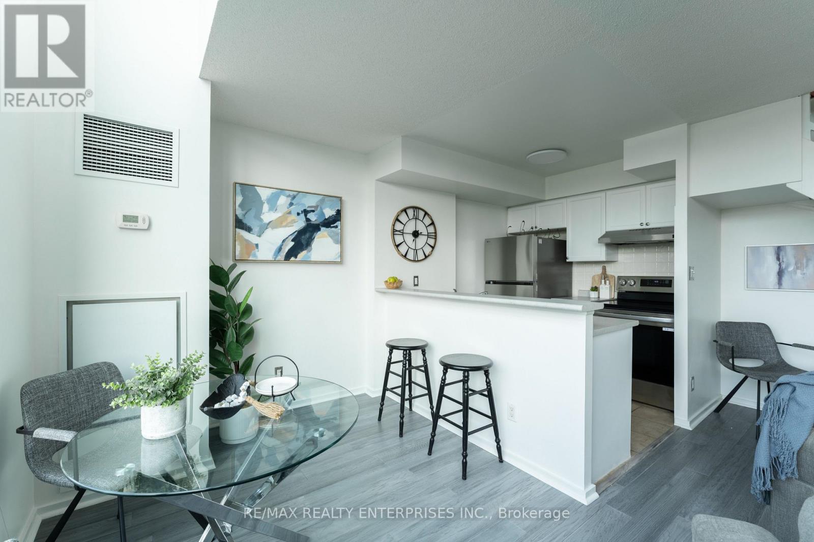 Photo 7 of 333 200 Manitoba Street, Toronto ON