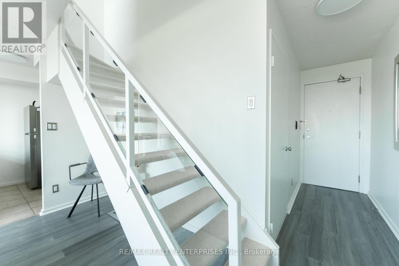 Photo 33 of 333 200 Manitoba Street, Toronto ON