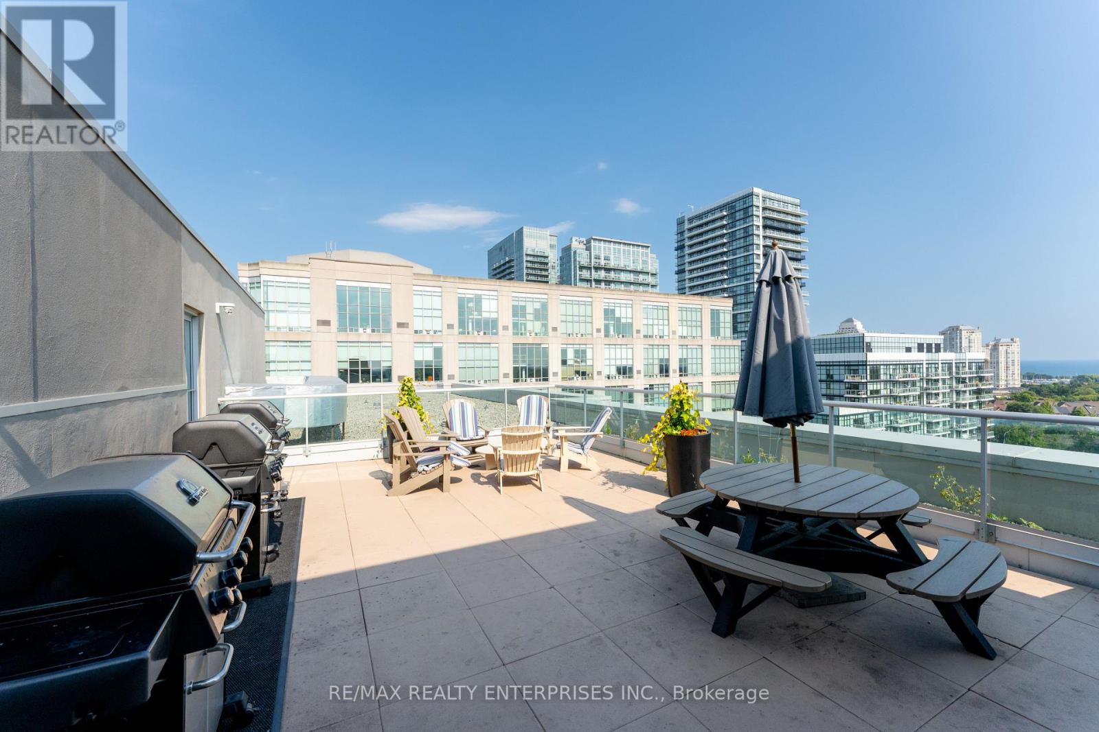 Photo 2 of 333 200 Manitoba Street, Toronto ON