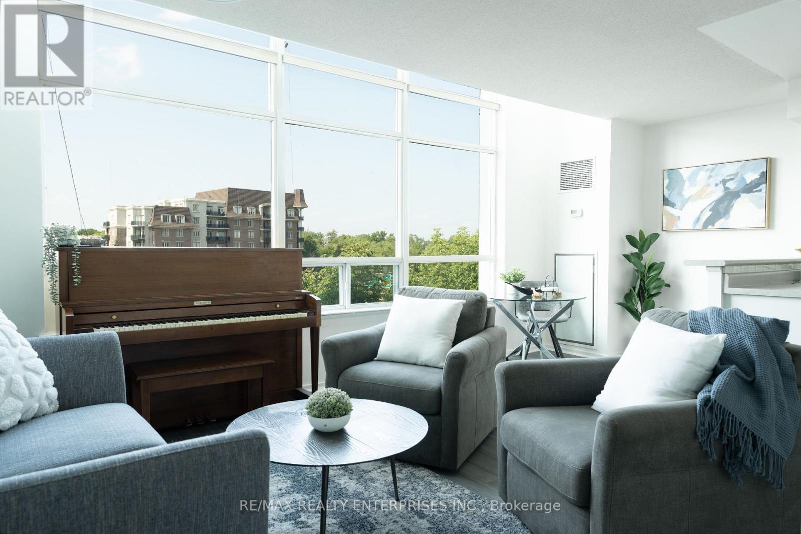 Photo 10 of 333 200 Manitoba Street, Toronto ON