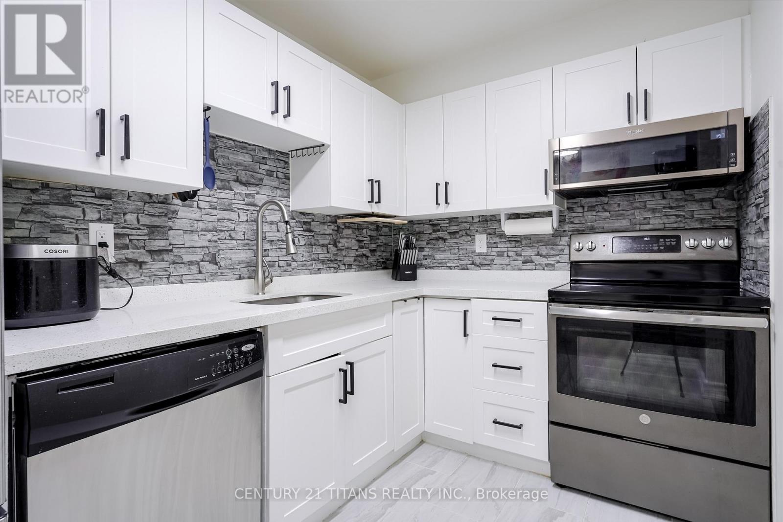 Photo 34 of 419 4185 Shipp Drive, Mississauga ON