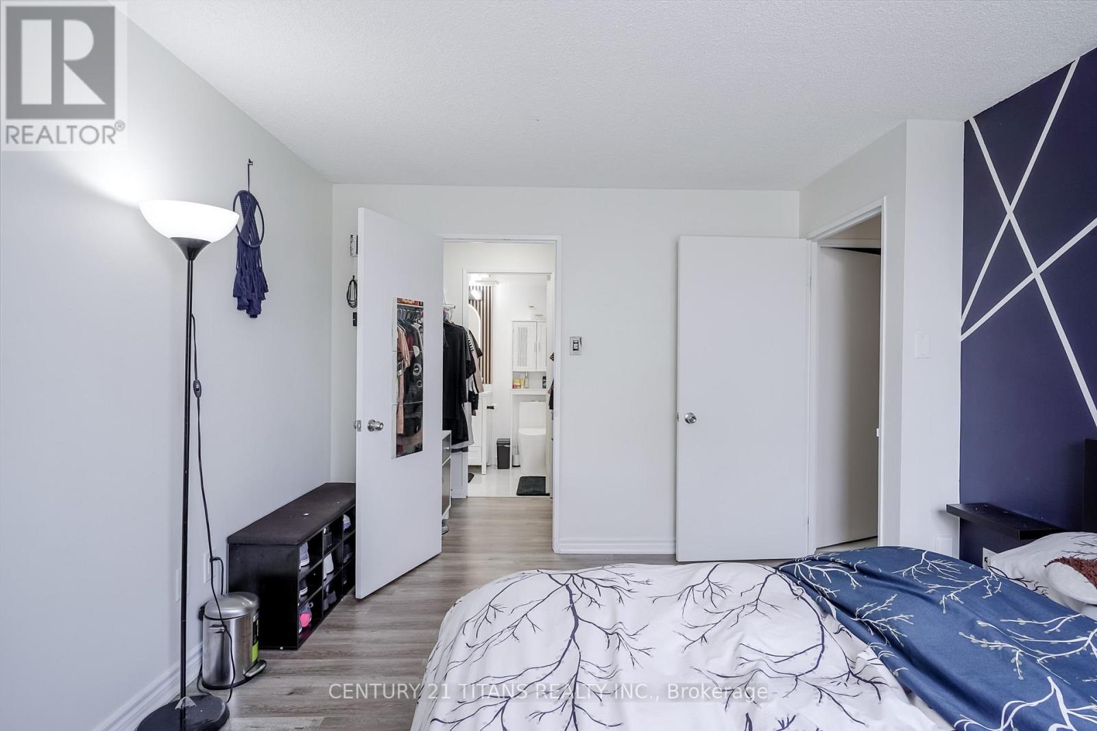 Photo 25 of 419 4185 Shipp Drive, Mississauga ON