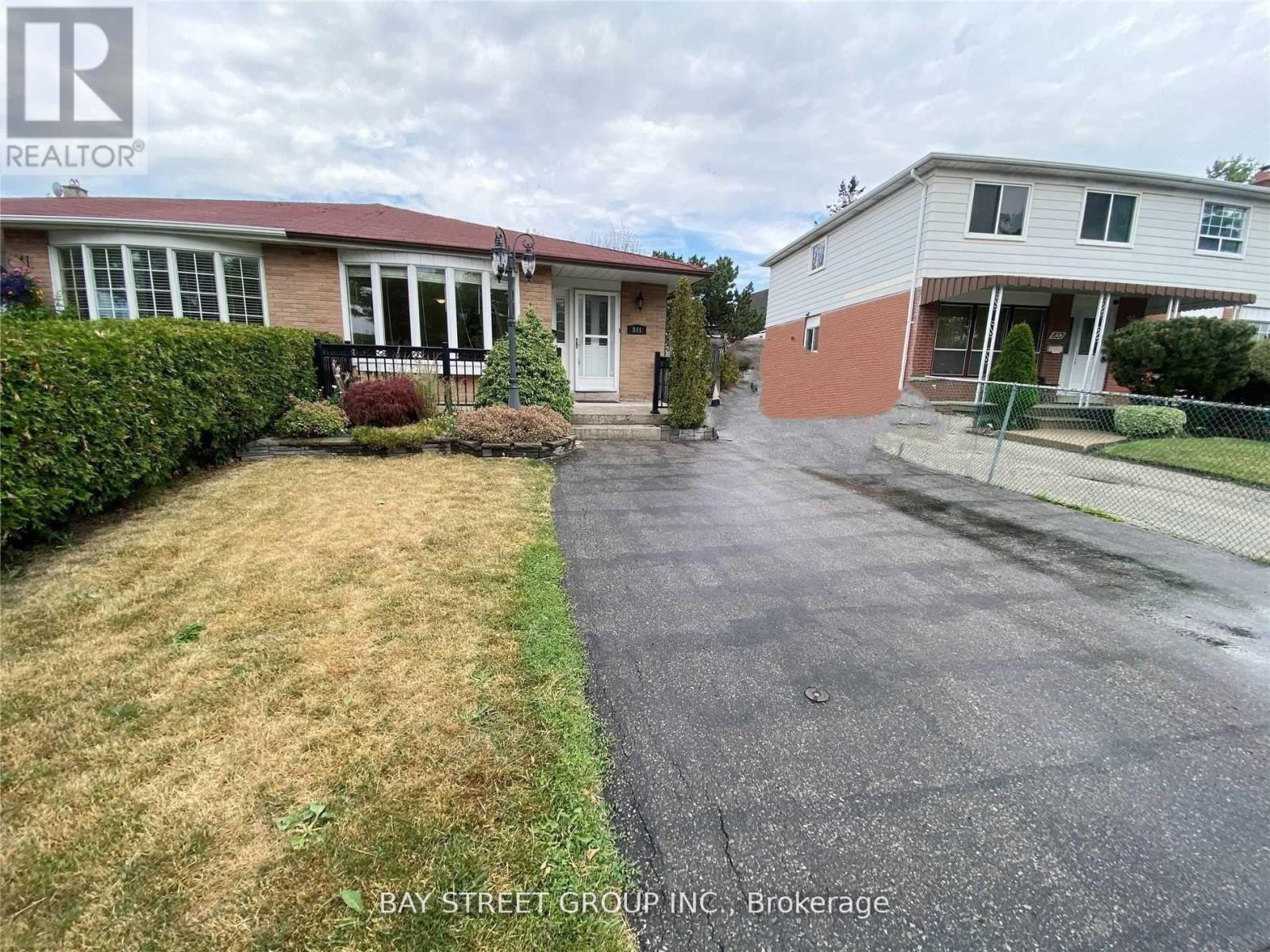 Photo 9 of 841 Consort Crescent, Mississauga ON