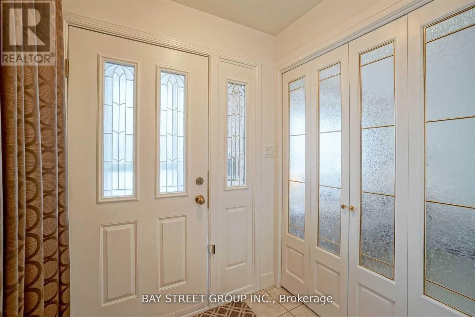 Photo 1 of 841 Consort Crescent, Mississauga ON