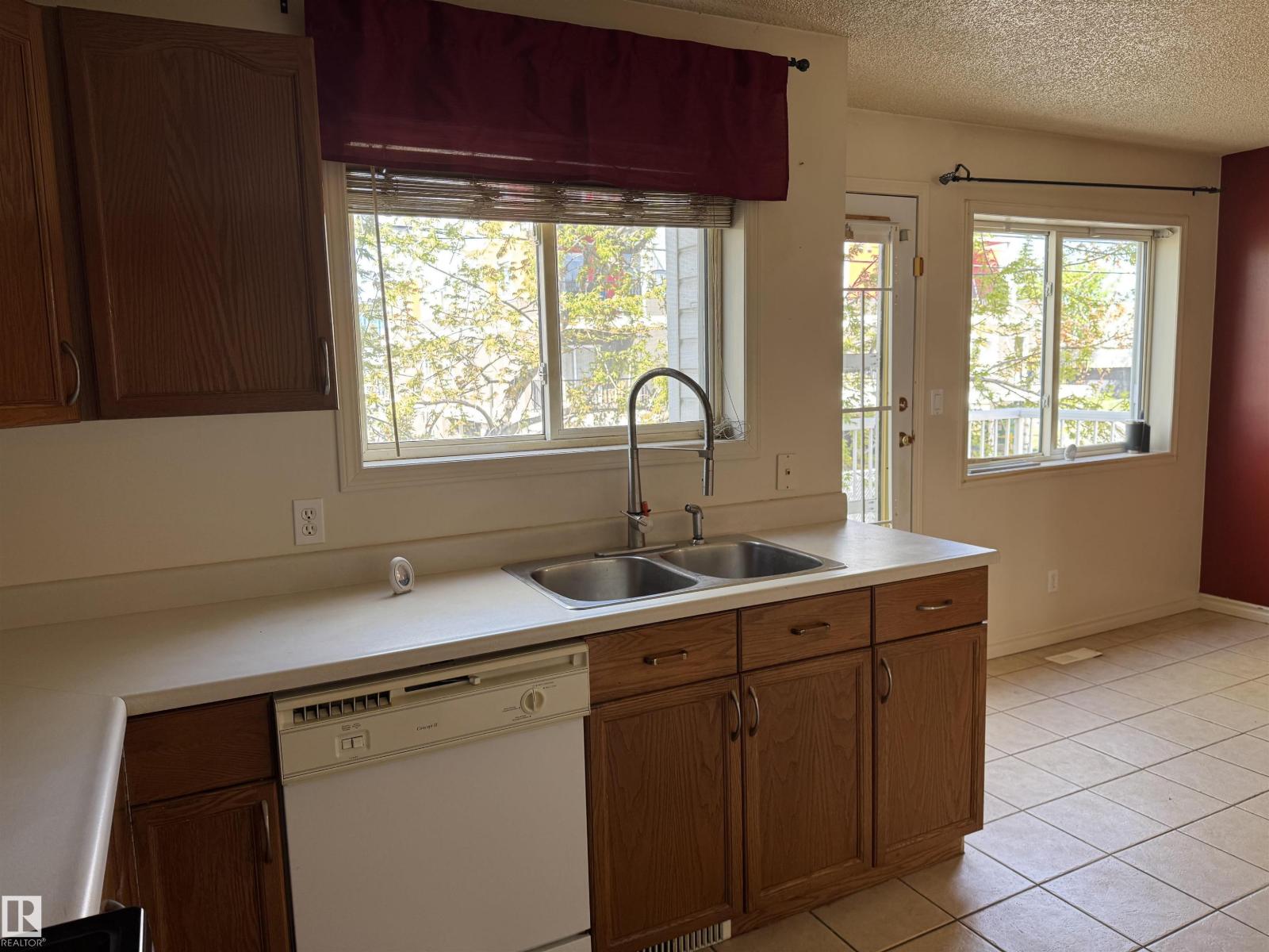 Photo 37 of 8 11718 97 St Nw, Edmonton AB