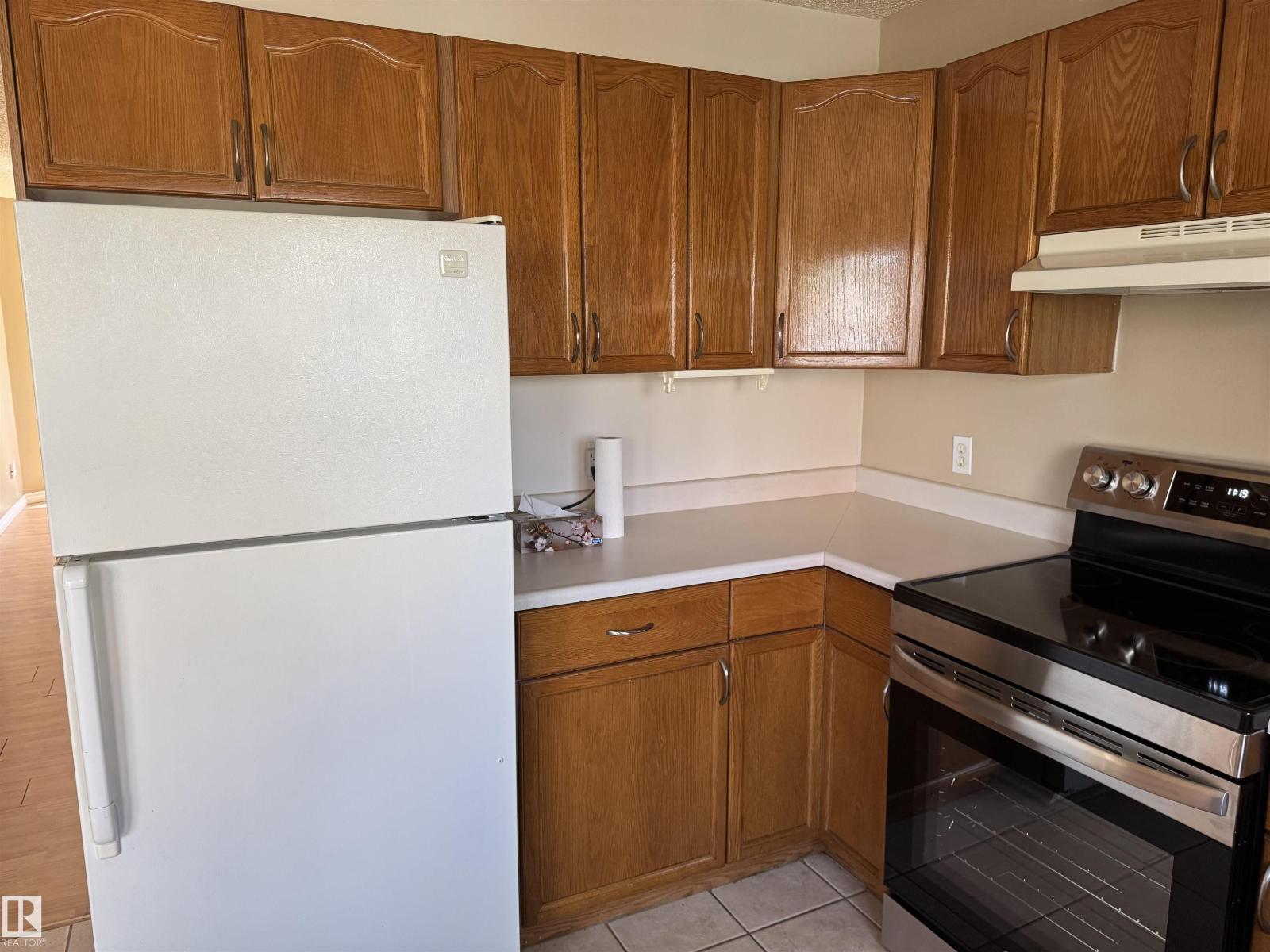 Photo 4 of 8 11718 97 St Nw, Edmonton AB