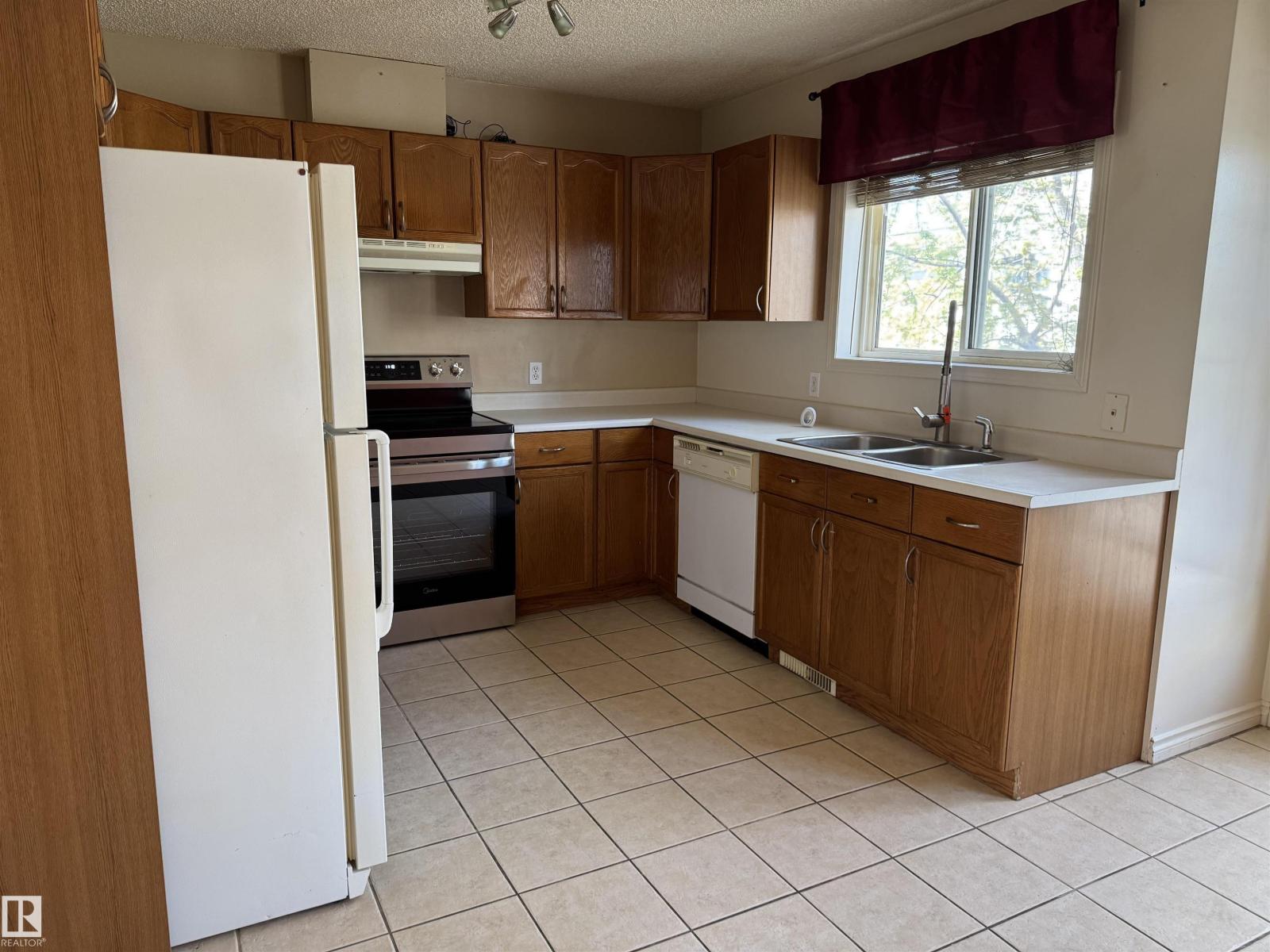 Photo 20 of 8 11718 97 St Nw, Edmonton AB
