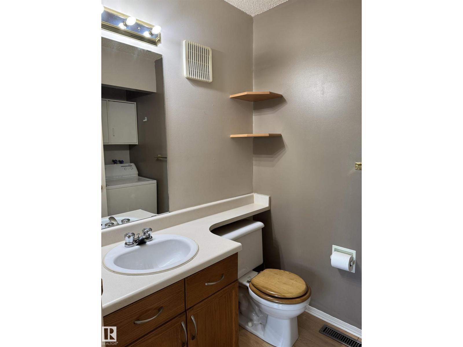 Photo 36 of 8 11718 97 St Nw, Edmonton AB