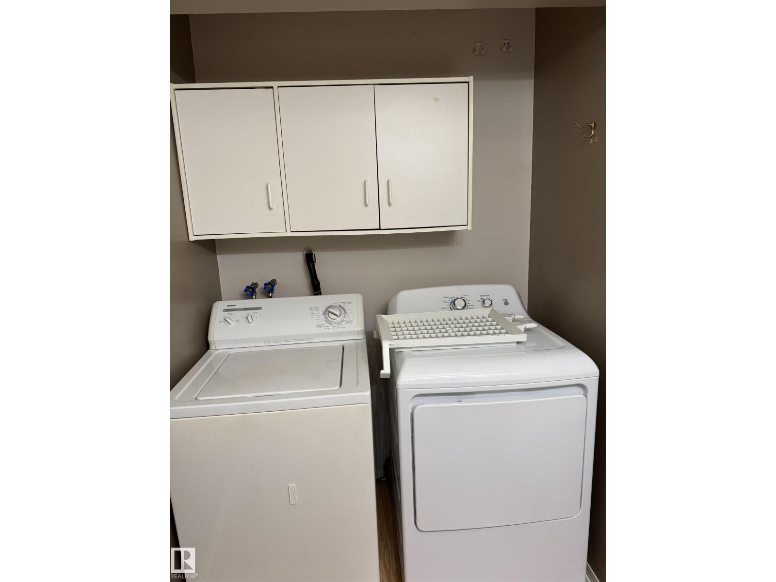 Photo 23 of 8 11718 97 St Nw, Edmonton AB