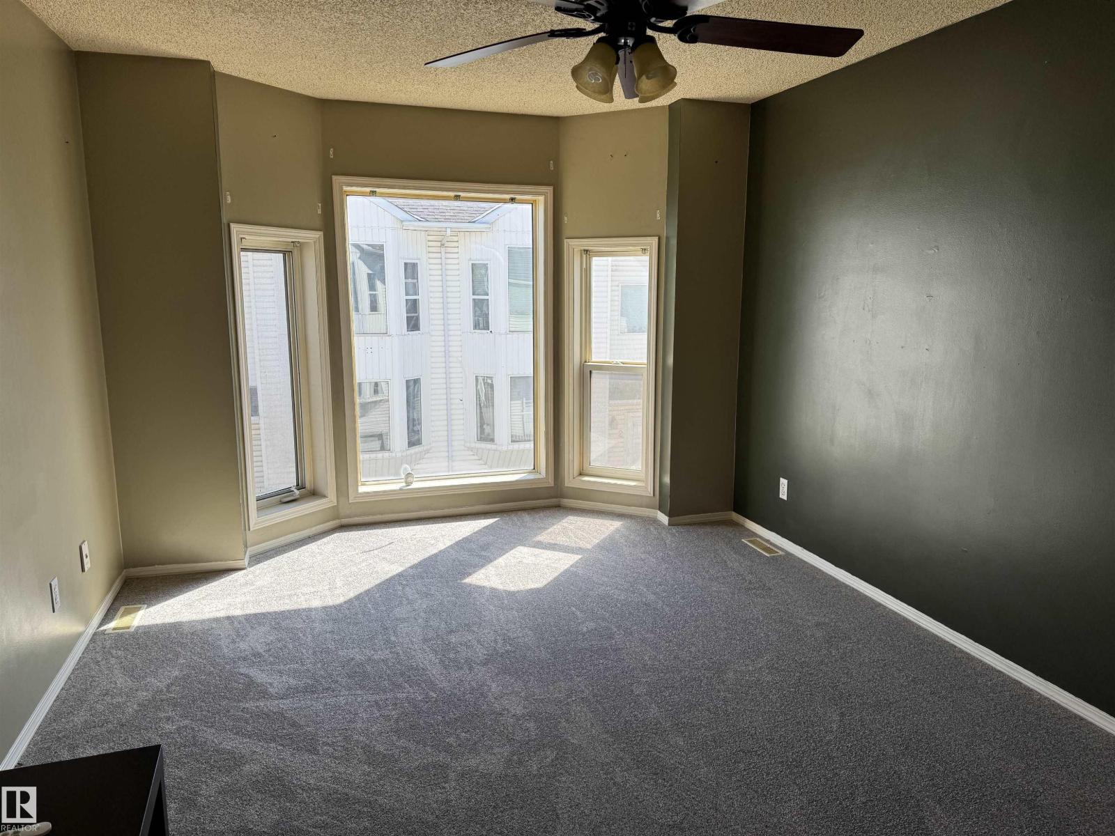 Photo 19 of 8 11718 97 St Nw, Edmonton AB
