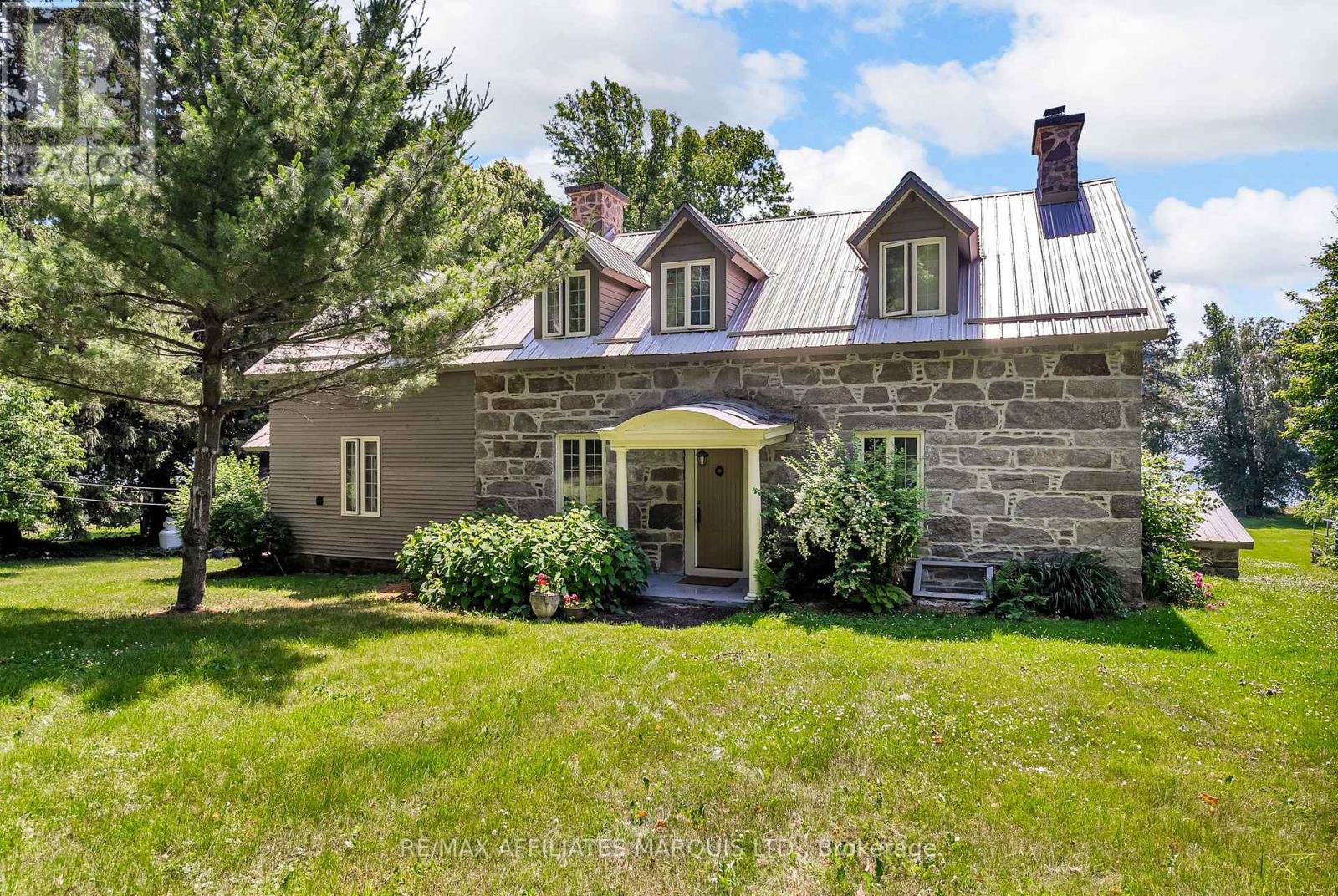 Photo 23 of 20824 South Service Road, South Glengarry ON