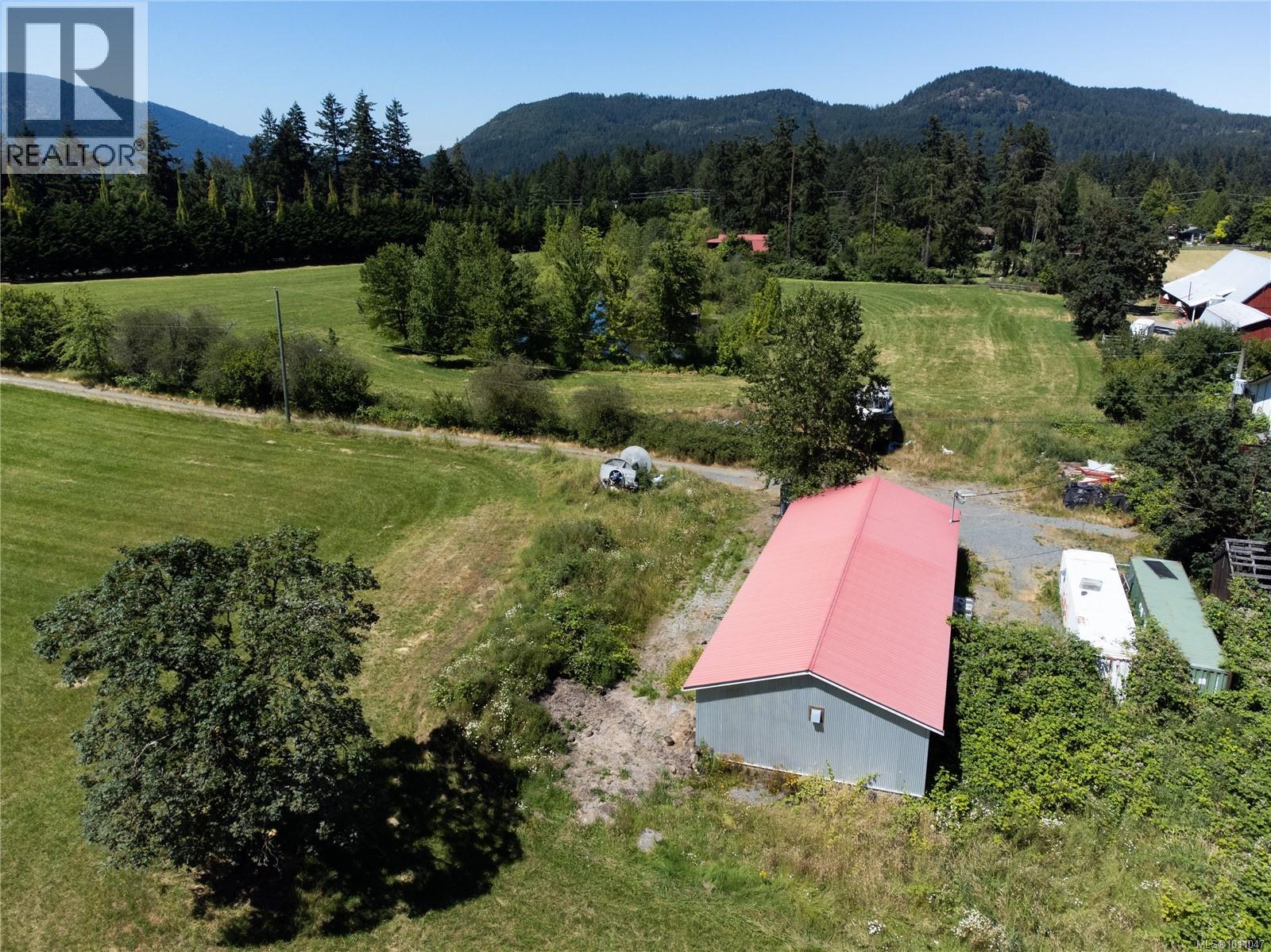  6821 Lakes Road, Duncan