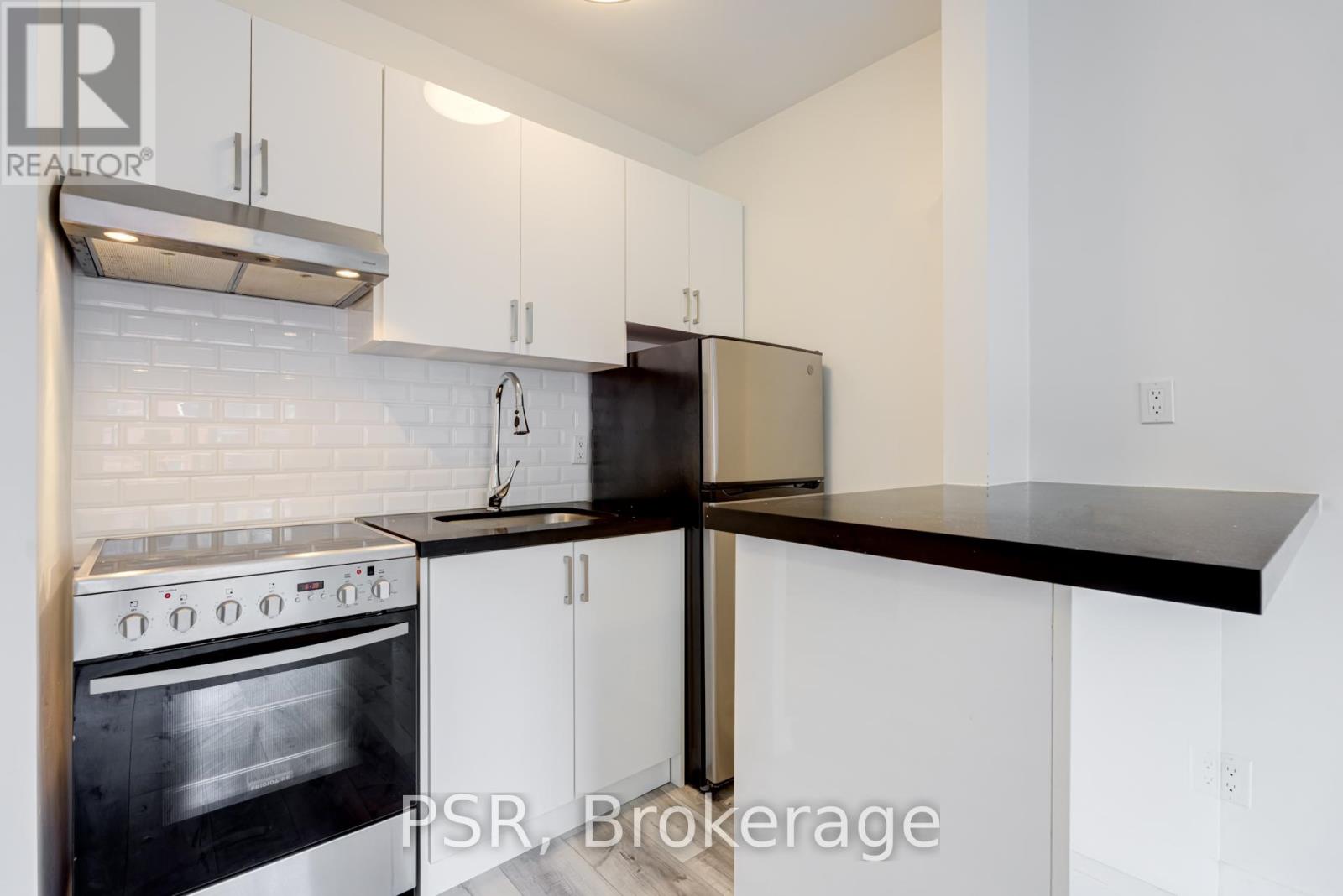 Photo 2 of 106 256 Sherbourne Street, Toronto ON