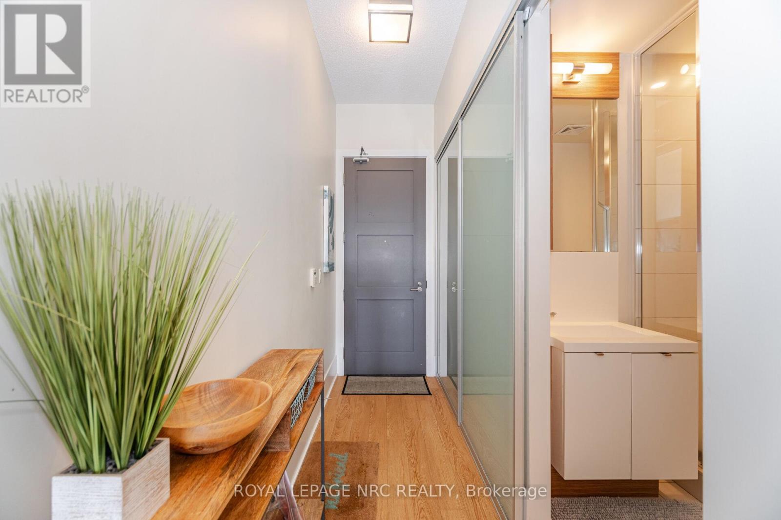 Photo 6 of 920 20 John Street, Toronto ON