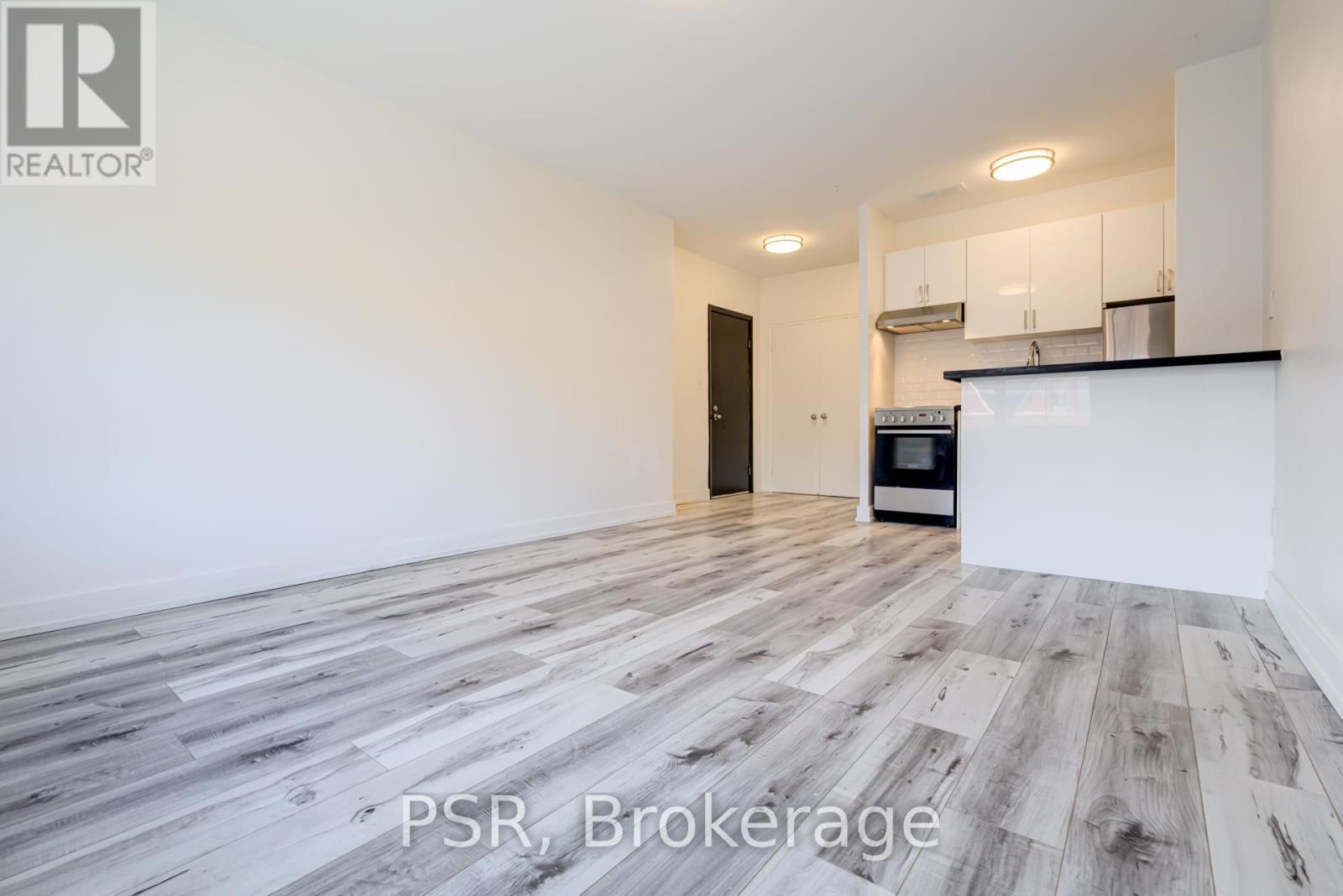 Photo 4 of 206 256 Sherbourne Street, Toronto ON