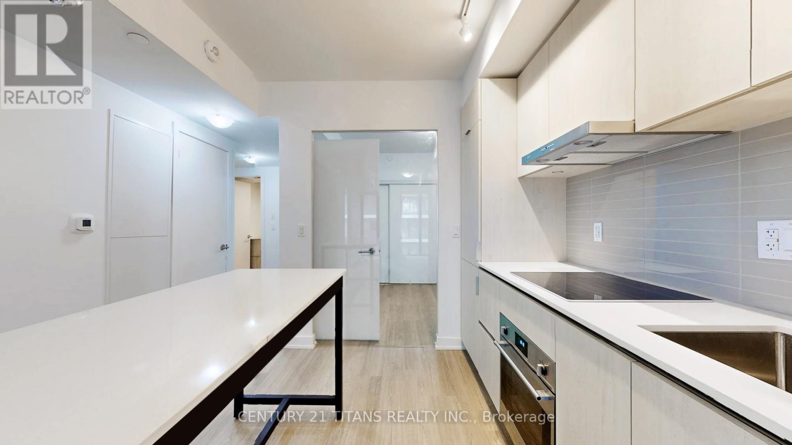 Photo 10 of 401 47 Mutual Street, Toronto ON