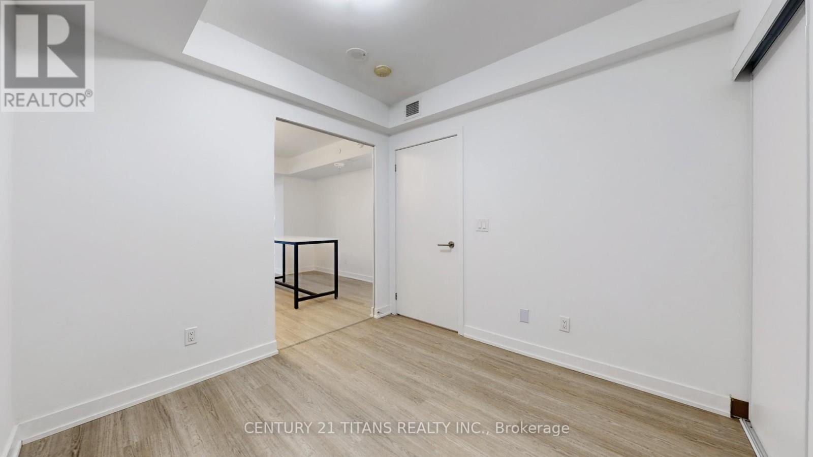 Photo 6 of 401 47 Mutual Street, Toronto ON