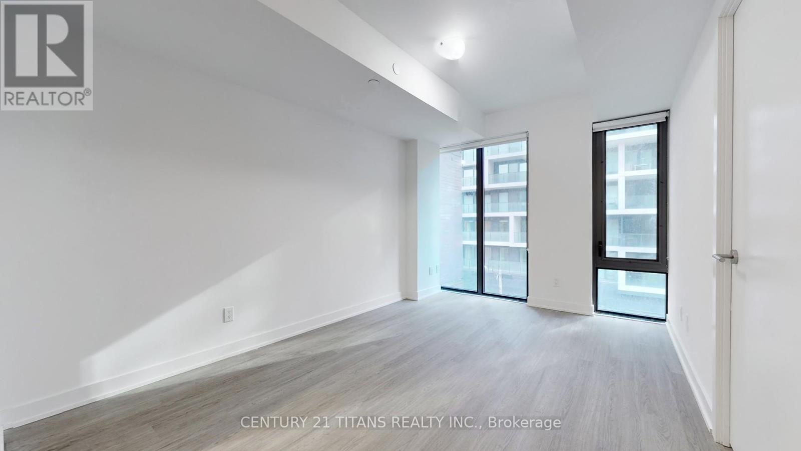 Photo 2 of 401 47 Mutual Street, Toronto ON