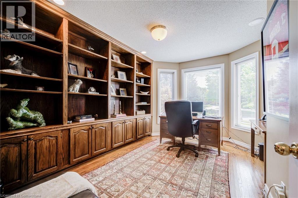 Photo 7 of 1471 The Links Drive, Oakville ON