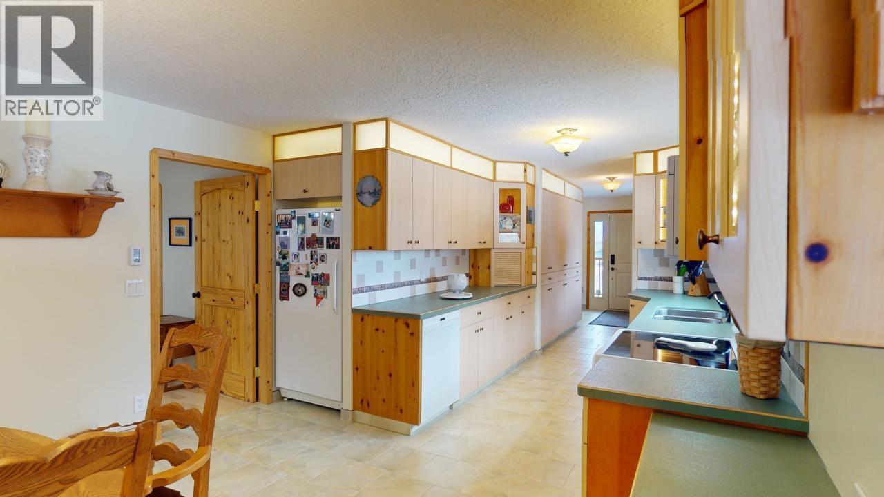 Photo 17 of 10381 271 Road, Fort St John BC