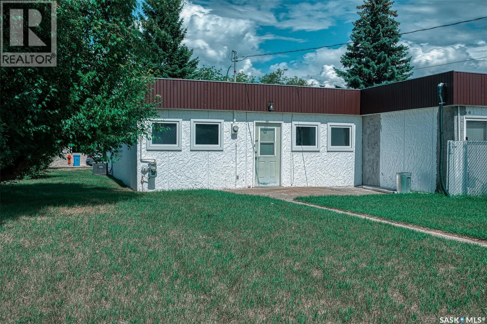 Photo 16 of 295 12 Th Avenue W, Melville SK
