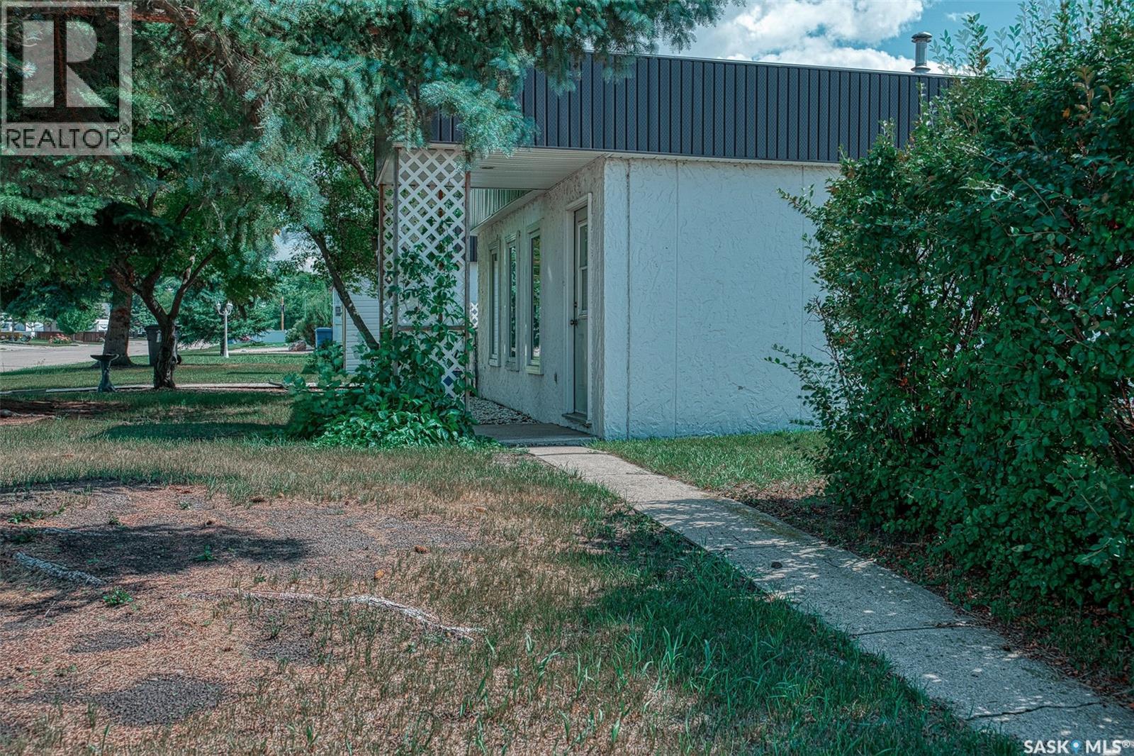 Photo 7 of 295 12 Th Avenue W, Melville SK