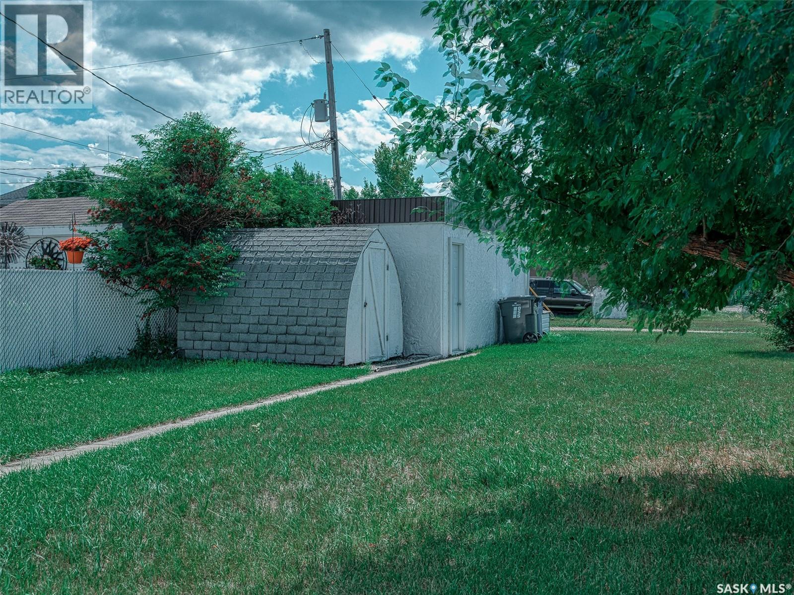 Photo 21 of 295 12 Th Avenue W, Melville SK