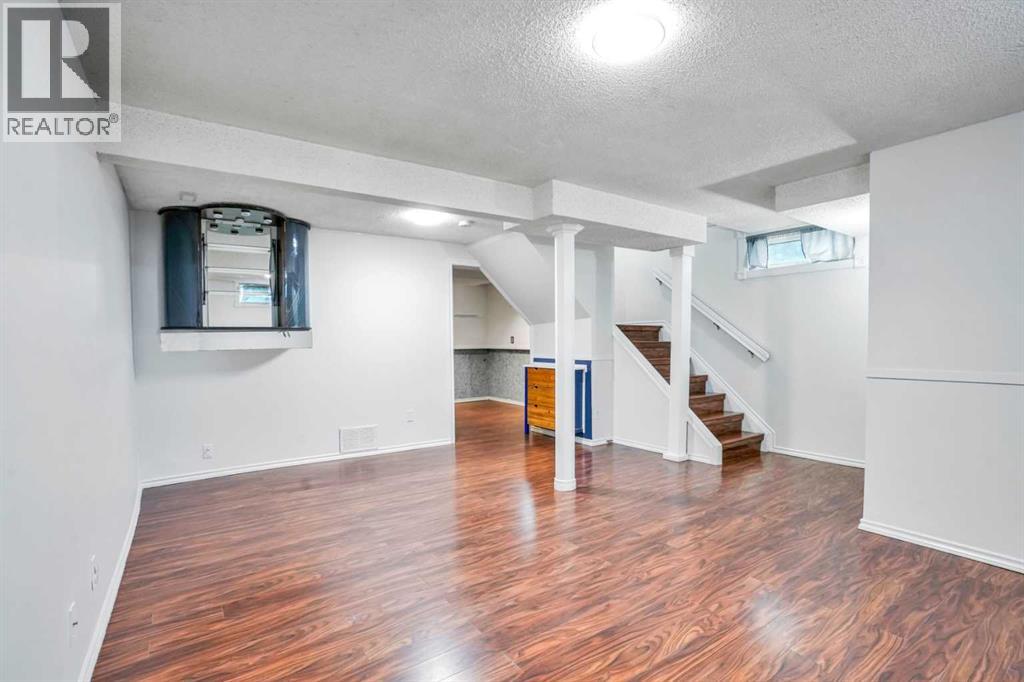 Single Family House for Sale in  erin ridge Road SE Erin Woods Calgary 