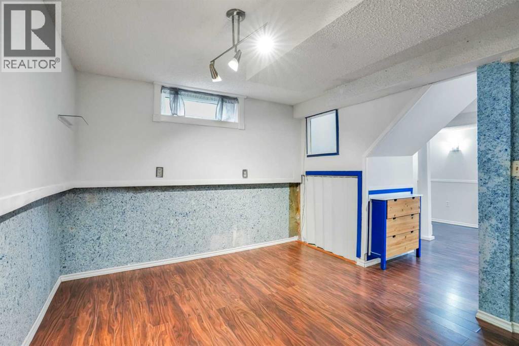 Single Family House for Sale in  erin ridge Road SE Erin Woods Calgary 