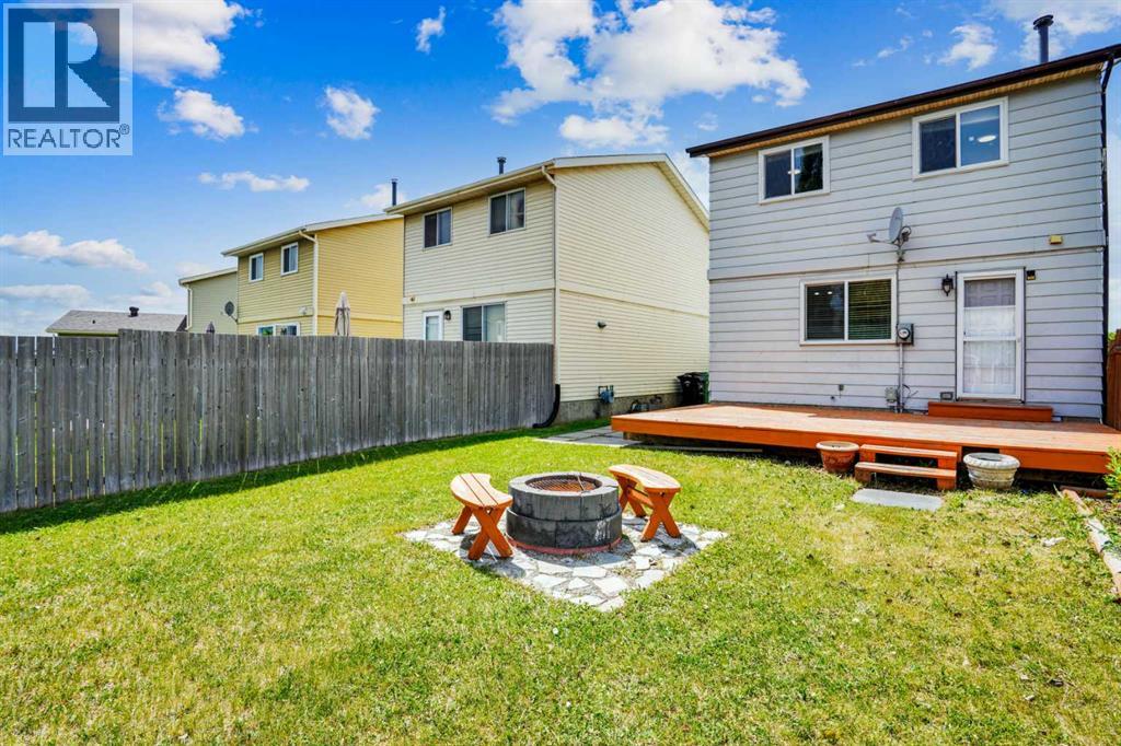 Single Family House for Sale in  erin ridge Road SE Erin Woods Calgary 