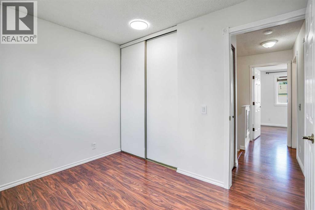 Single Family House for Sale in  erin ridge Road SE Erin Woods Calgary 