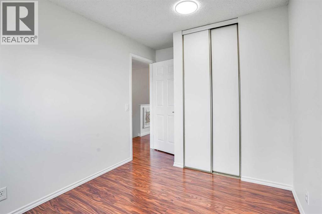 Single Family House for Sale in  erin ridge Road SE Erin Woods Calgary 
