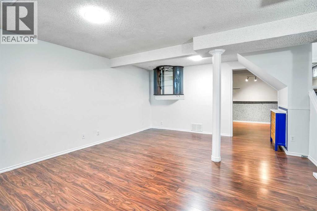 Single Family House for Sale in  erin ridge Road SE Erin Woods Calgary 